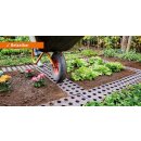 Austauschbare Weg-Pflasterung: 4 x Garantia MAXI Beetplatten (Gartenplatten) / flexible Pflasterung für Gemüsebeete, rutschfest, bis 600 kg belastbar,  68,5 x 23 cm, recycelter Kunststoff braun
