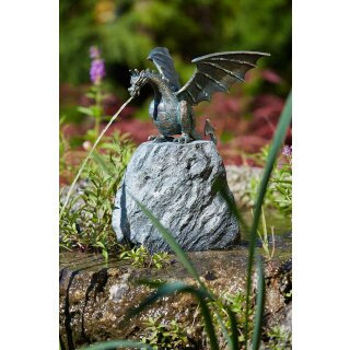 Details:   Gartendeko: Bronzefigur Drachenvogel Terrador auf Granitfindling, Wasserspeier/Brunnen, ca. 50 cm hoch - Maul / Bronzefigur, Drachen, Wasserspeier, Rottenecker 90166, Drachenbrunnen 
