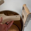 v2025: altbewährtes original Zottel 50 Liter Surfass mit Spindel (Pökelfass / Fleisch-Fass / Sauerkraut-Fass),  aus Edelstahl  hochglanzpoliert, mit  Press-Spindel aus Natur- Holz (Lärche),  400 x 400 mm, Made in EU (Versand kostenfrei*)