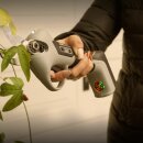 Elektrische Akkuschere Volpi KV220 Schnittstärke Ø  2,2cm, Gartenschere / Ernteschere mit wartungsfreiem bürstenlosen Motor, 2 Schnittweiten per Software, mit LED Arbeitslicht, Li-Ion 7,2V/4Ah (28,8 Wh), Klinge aus SK5 Karbonstahl, ca. 3 Std.  pro Ladung