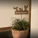 Gartendeko rostig: Gartenstecker / Zaunfigur "Engel Willkommen" mit Erdspieß in Edelrost, Metall, Rost, ca. 98cm groß, 2mm dicker Stahl, original Rottenecker Objekt