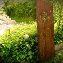 Sichtschutz Rost / Zaunelement / Stele in Edelrost:  YERD  Edelrost Garten-Sichtschutzwand "Pusteblume L", Höhe 158cm Breite 60cm,  sehr stabiler 1,5mm Stahl rostig,  inkl. Metall Bodenspießen und Bodenwinkeln zum stecken oder fest verschrauben