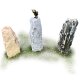 Gartendeko: Bronzefigur "Rabe lustig" auf verschiedenen Steinsäulen, Stele ca. 60 cm hoch, Naturstein Farbe yellow
