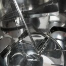 Edelstahl Marmeladentopf mit Rührwerk, Kochtopf 75 Liter, 1" Zoll Boden-Ausguß, mit integriertem Thermometer, ideal für Gasbefeuerung geeignet, made in EU (Versand kostenfrei *)