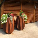 Corten CRISTAL Geometrischer Blumentopf, Design-Objekt aus Corten-Stahl, Materialdicke 2mm, 65x65x92 cm