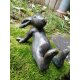 Gartendeko Figur: Bronzefigur Garten, Emil der Hase, 11 cm hoch