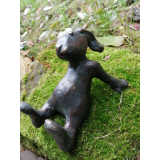 Details:   Gartendeko Figur: Bronzefigur Garten, Emil der Hase, Wasserspeier/Brunnen, 11 cm hoch / Gartenfigur,Bronzefigur,Brunnenfigur 