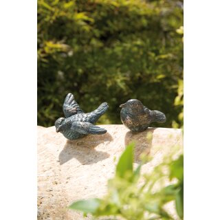 Details:   Gartendeko Figur: Bronzefigur Garten,  Vogel, Flügel offen, 4 cm hoch (Restposten) / Bronzefigur, Singvogel, Bronzeskulptur, Gartenfgur, Bronze 