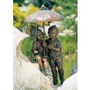 Gartendeko: Bronzefigur Regenschirmkapriolen (Junge...