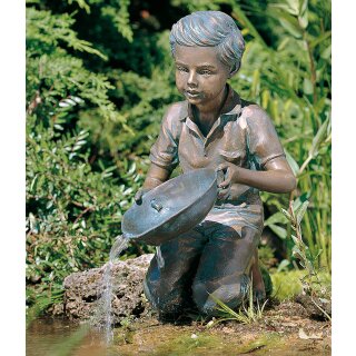 Gartendeko: Bronzefigur Simon, Wasserspeier/Brunnen, 38 cm hoch