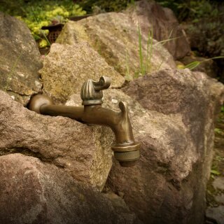 Bronze Wasserauslauf mit Absperrung 38,5 cm lang (1/2 Zoll Anschluss) / Brunnen