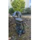 Gartendeko Figur: Bronzefigur Garten,  Frau sitzend / kniend, Letizia klein, Wasserspeier Frau, 35 cm hoch - Stil klassisch