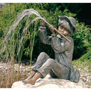Gartendeko: Bronzefigur Hans klein wsp., 32 cm hoch