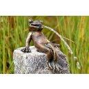 Gartendeko Figur: Bronzefigur Garten, Froschkönig Heinrich, sitzend, Wasserspeier und Brunnen, 11 cm hoch