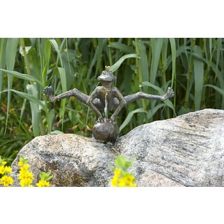 Details:   Gartendeko Figur: Bronzefigur Garten,  Froschkönig Dietmar, Wasserspeier/Brunnen, 51 cm breit / Bronzefigur, Bronzeskulptur, Gartenfigur, Gartenskulptur, Bronze-Gartenfigur 