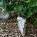 Gartendeko Figur: Bronzefigur Garten, Eisvogel, Flügel offen auf Granit, Vogel auf Stein ca. 28 cm hoch, original Rottenecker Objekt   (Restposten)