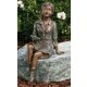 Bronzefigur Mädchen sitzend, Emily klein, 40 cm hoch