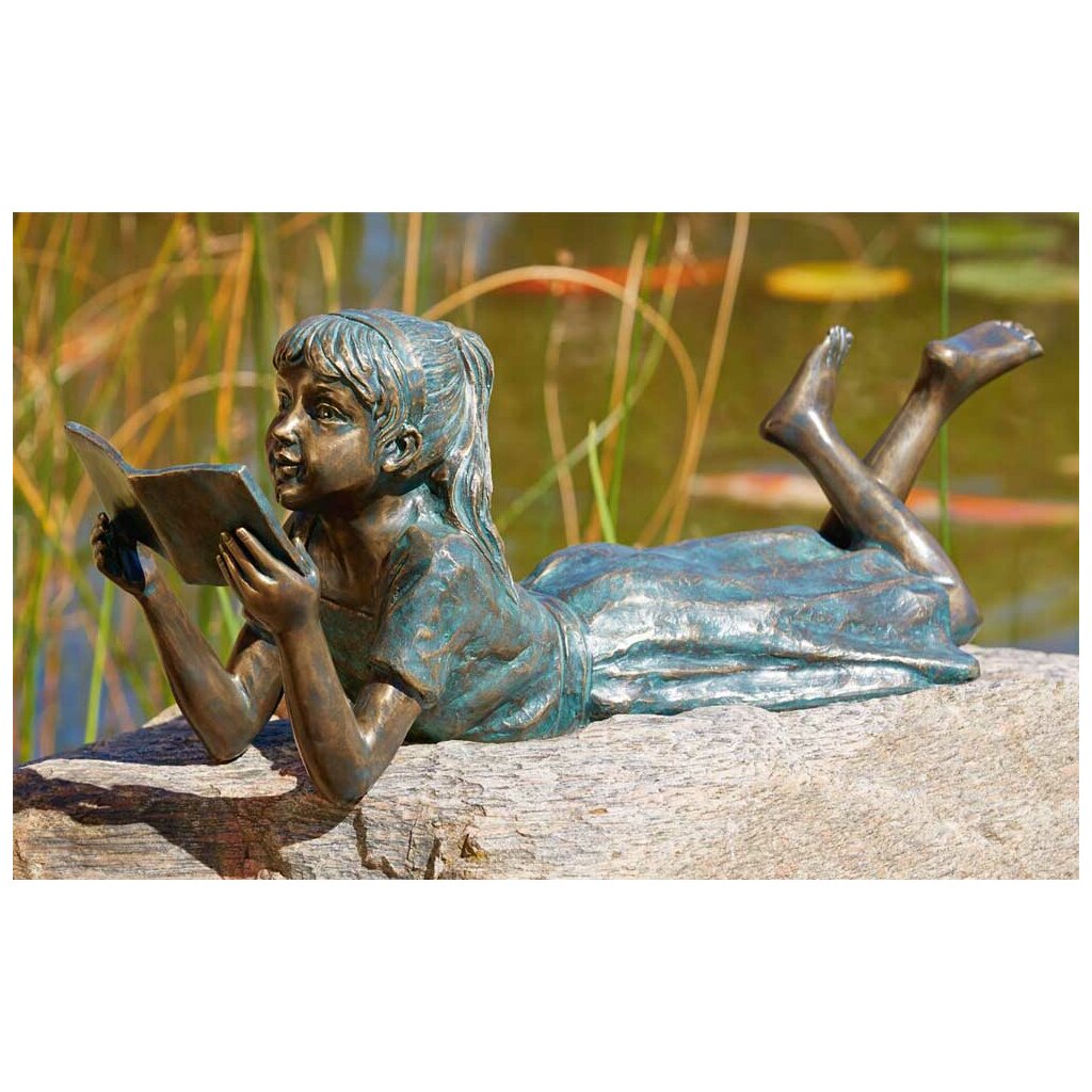 Bronzefigur Mädchen mit Buch, Lara die Leseratte 	 
		 (Bronze, Figur, Garten)  
	
