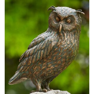 Gartendeko / Bronzefigur / Gartenskulptur aus Bronze / Garten "Uhu sitzend 30 cm" hoch, original Rottenecker Objekt