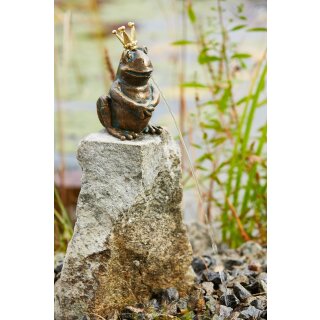 Details:   Gartendeko Figur: Bronzefigur Garten,  Froschkönig Hermann, freistehend, Wasserspeier / Brunnen / Gartendeko, Bronze, Figur, Brunnen 
