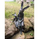 Hasenpaar sitzend, Wasserspeier / Brunnen aus Bronze,...