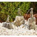 Gartendeko: Bronzefigur Erdmännchen groß wsp. auf Granit, Wasserspeier / Brunnen