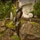 Bronzefigur Frau sitzend, Emanuelle 70cm hoch