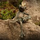 Gartendeko: Rottenecker Bronzefigur Froschkönig  klein sitzend, Wasserspeier / Springbrunnen, Höhe etwa 17cm