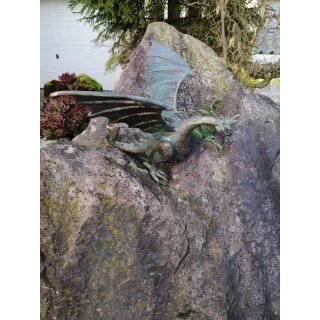 Details:   Gartendeko: Bronzefigur Drachenvogel Terrador klein, Wasserspeier/Brunnen, auf Granit, 45 cm hoch / Bronze, Figur, GartenGartendeko: Bronzefigur Drachenvogel Terrador klein, Wasserspeier/Brunnen 
