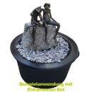 Gartendeko Figur: Bronzefigur Garten, Froschkönigpaar auf Granit